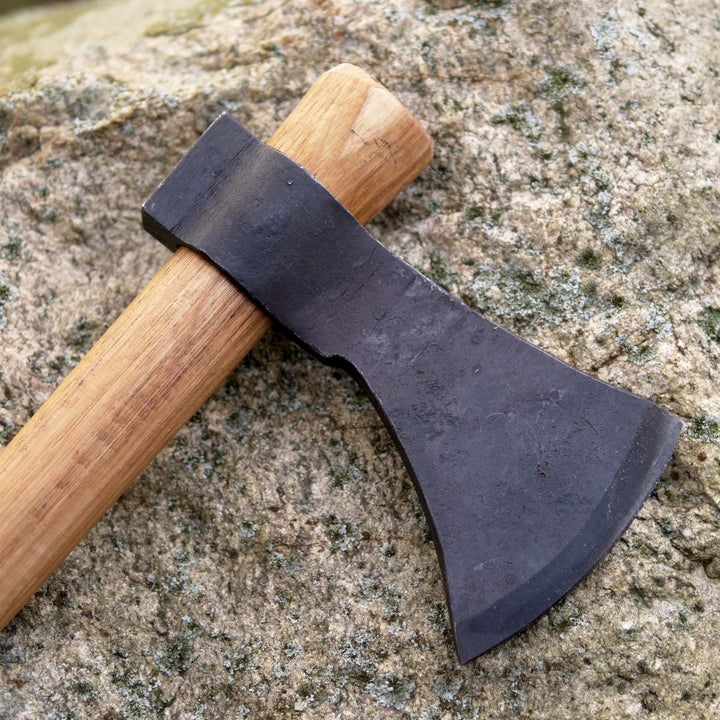 english-light-infantry-axe-forged_th-164_web_p1011424_5d7d9053-7426-4318-aef5-e32598de098f