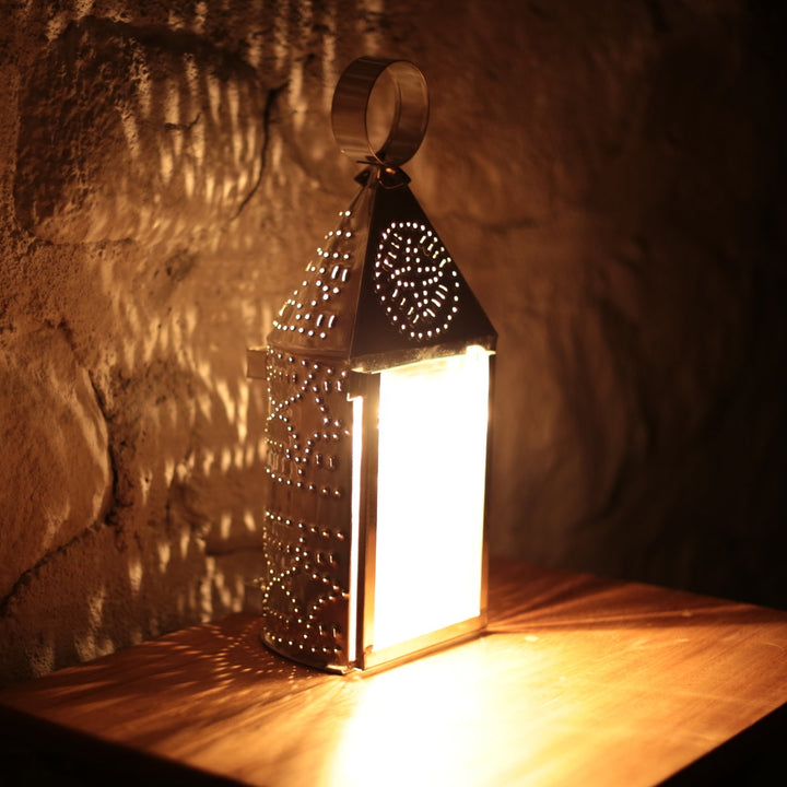tin-ships-lantern_tl-16_web_20180211-img_8577_1b551f33-676d-4fad-88ff-5ed6ee24ccd4